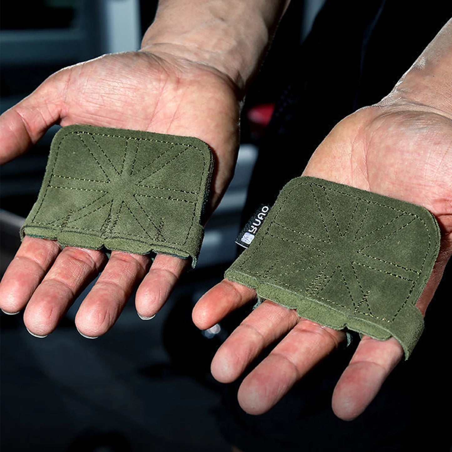 fFitness Gloves With Pull-up Grip